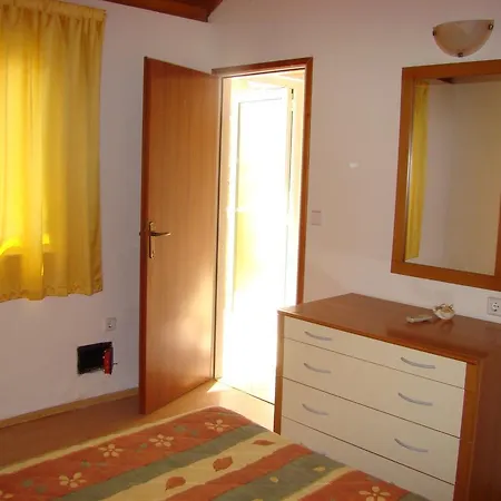 Oleandri * Vrboska